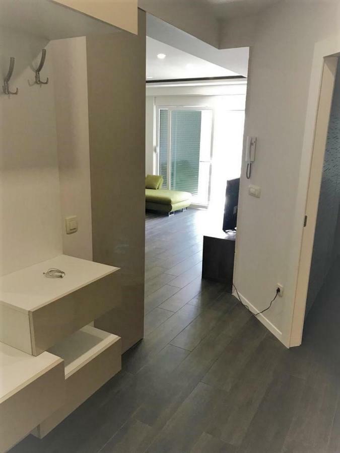 Modern New Apartment In Makarska Exterior photo